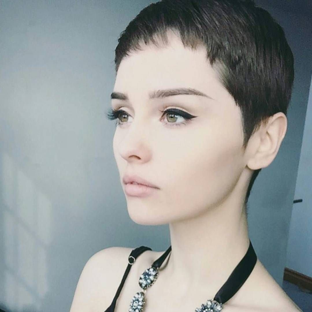 Причёска под мальчика у девушек