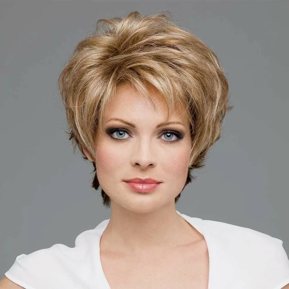 Стрижка Боб-Гарсон на средние волосы для женщин после 40