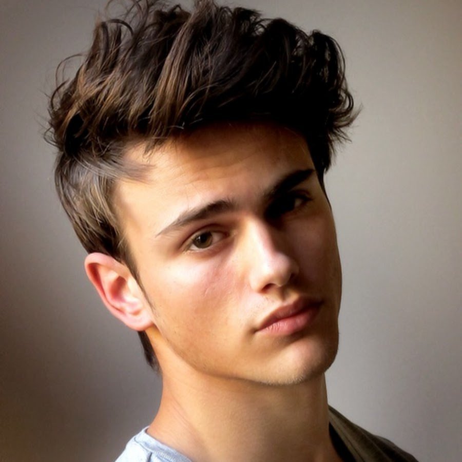 Подростковые стрижки с длинной челкой