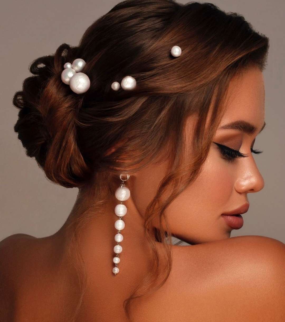 Прическа со стразами