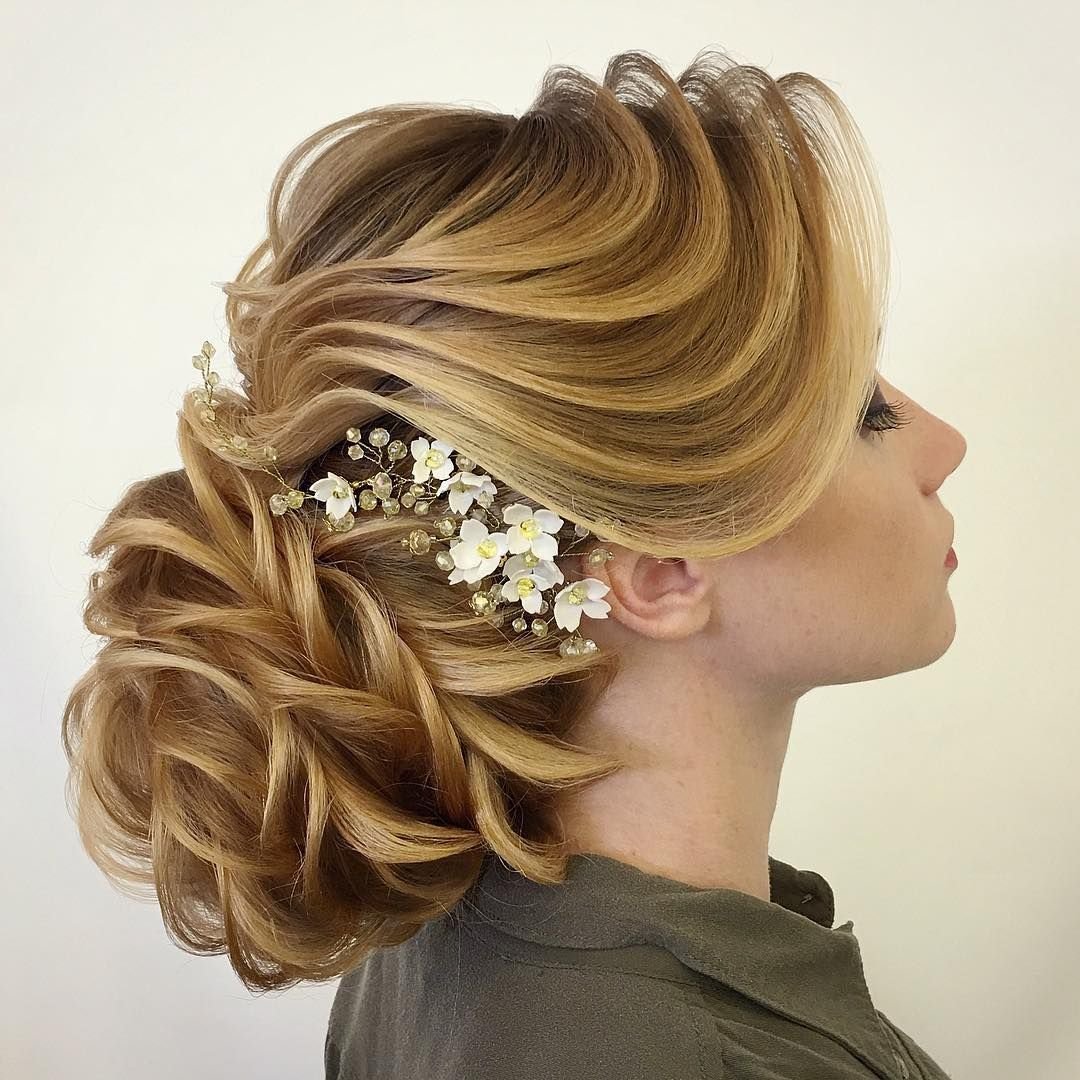 Прическа голливудская волна