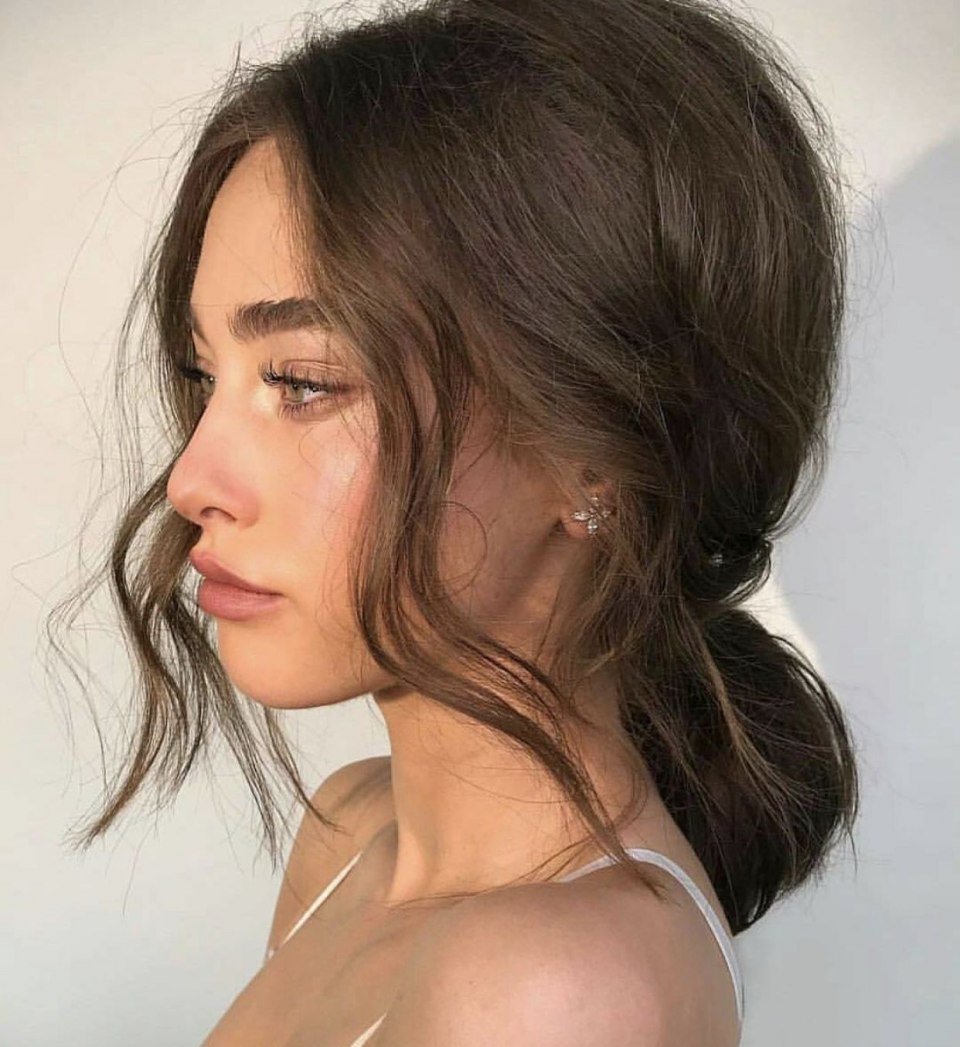 Прическа с вытащенными прядями