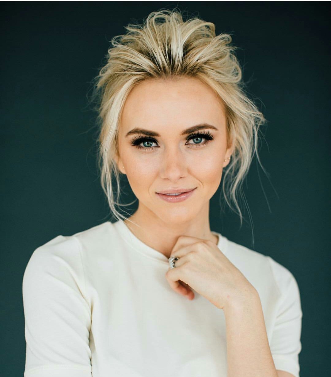 Пучок на короткие волосы