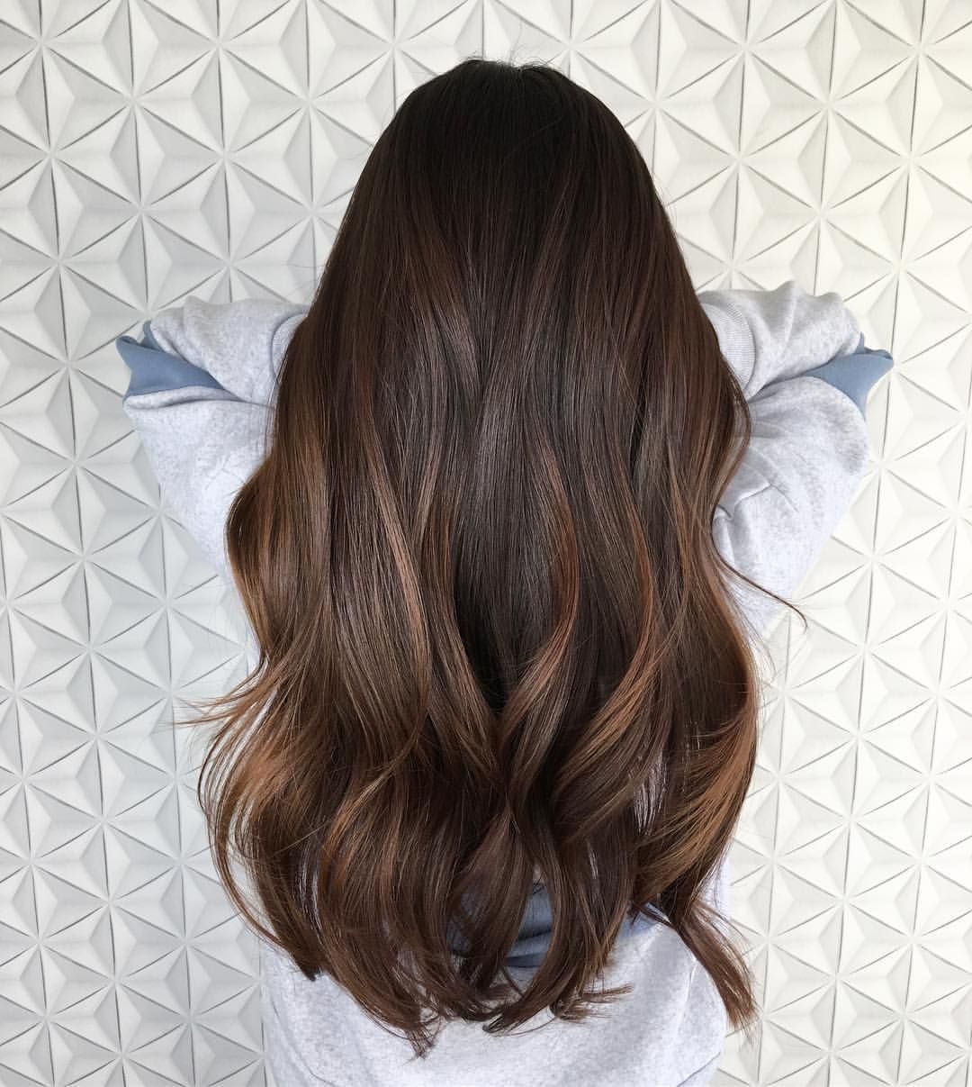 Однотонное окрашивание для брюнеток