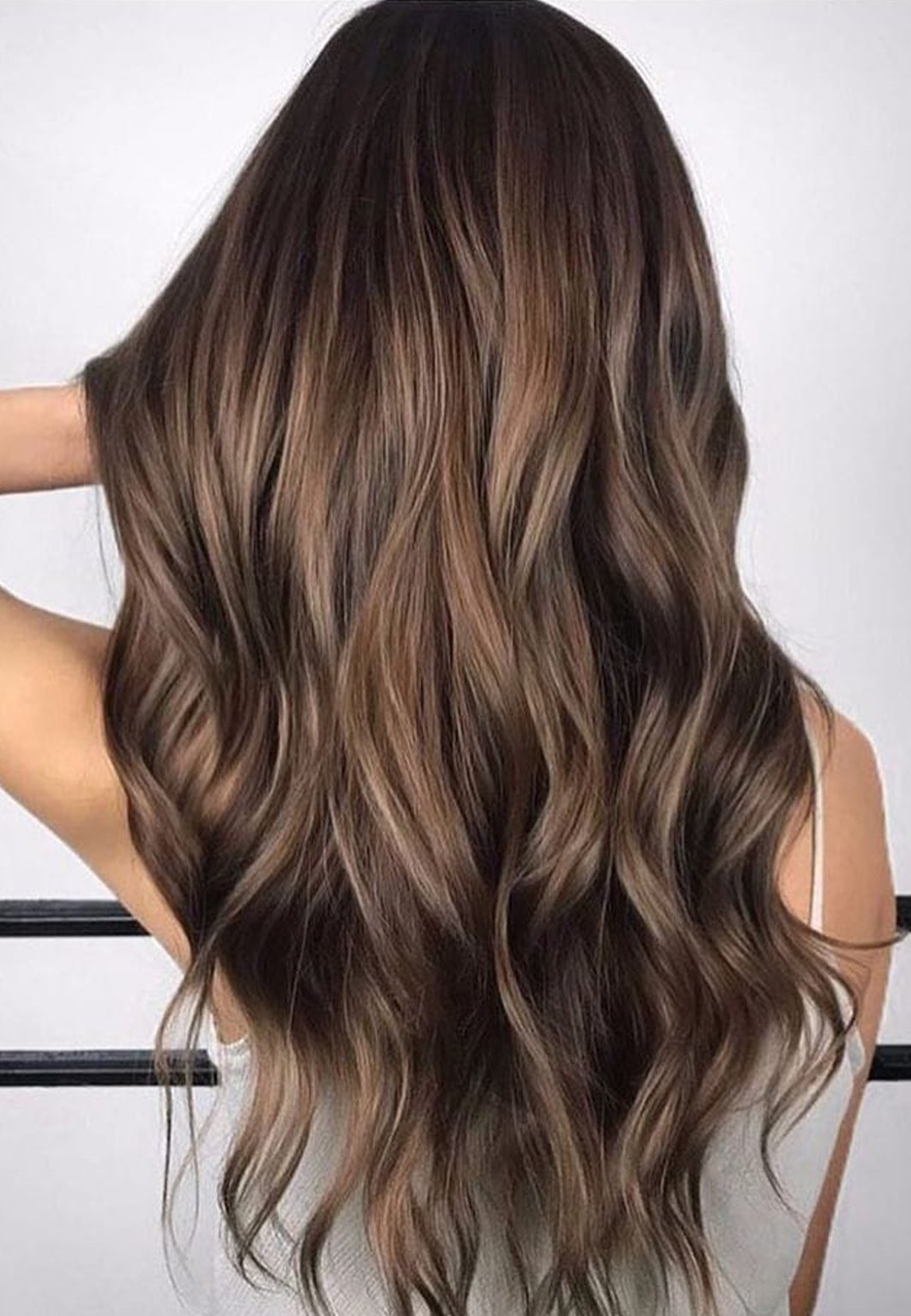 Балаяж мокко на темных волосах
