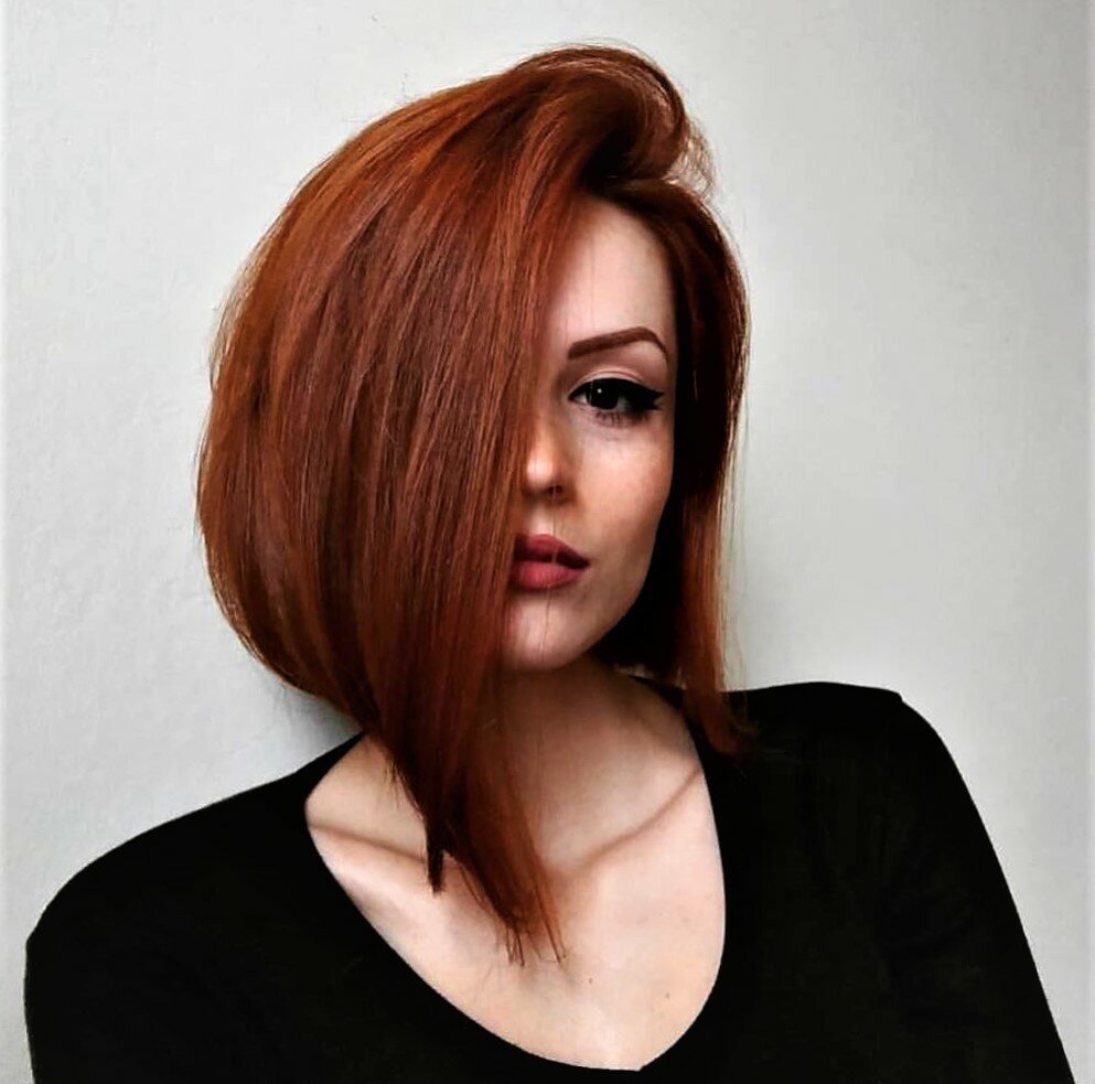 Стрижка Боб асимметрия на средние волосы