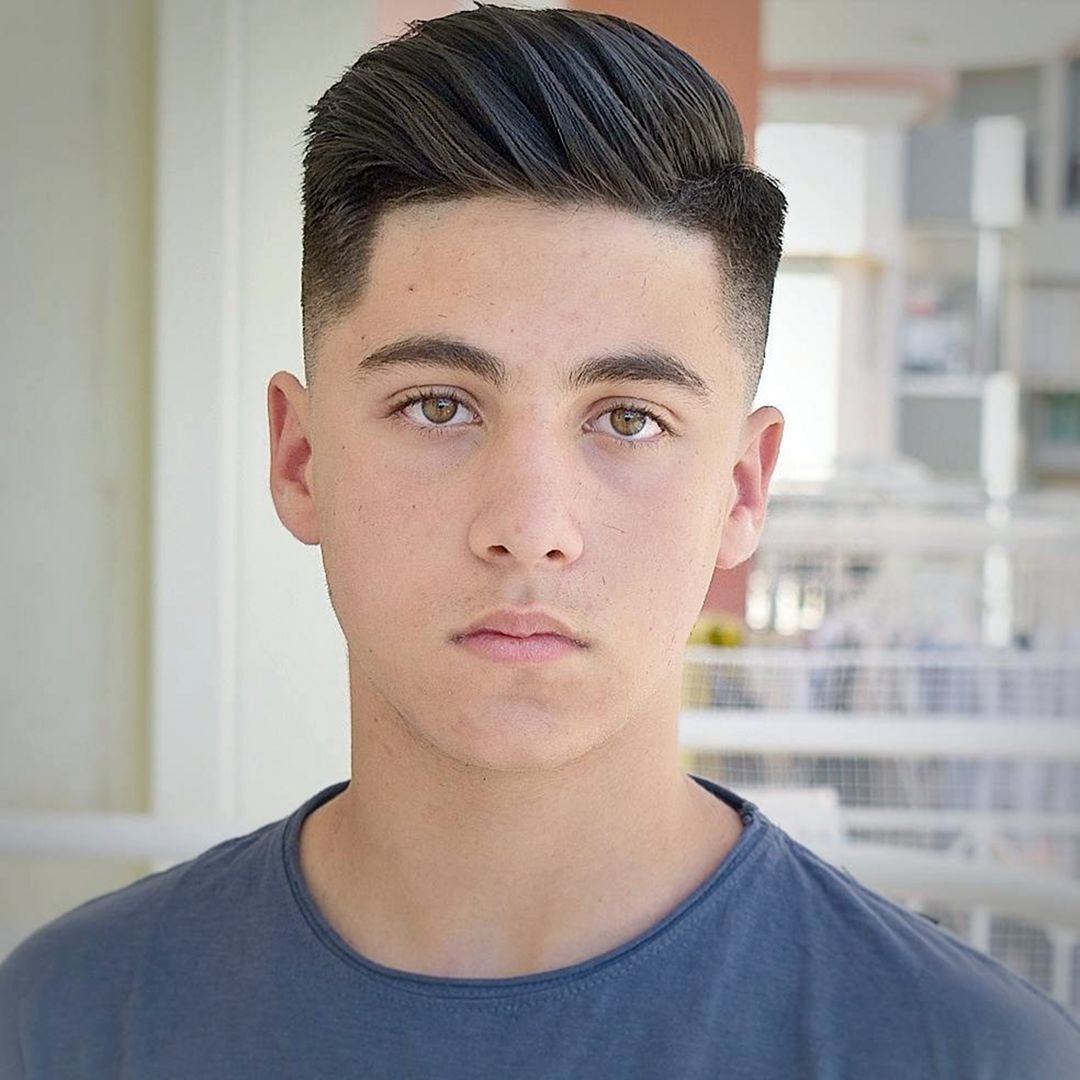 Андеркат с зачесом на бок