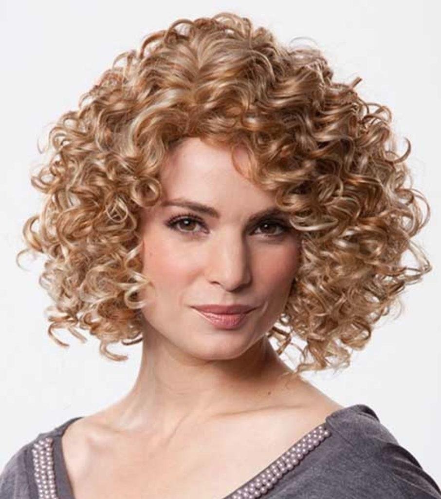 Легкая хим завивка на каре с челкой