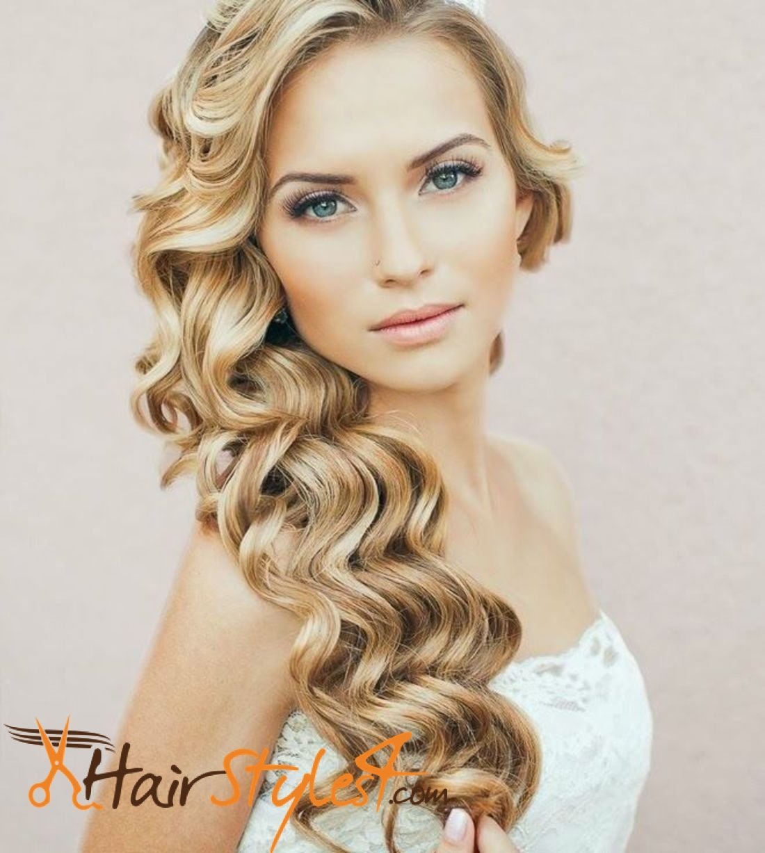 Прически на длинные волосы распущенные