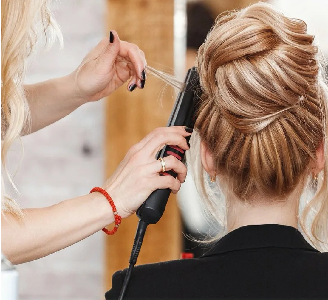 Высокий пучок на средние тонкие волосы