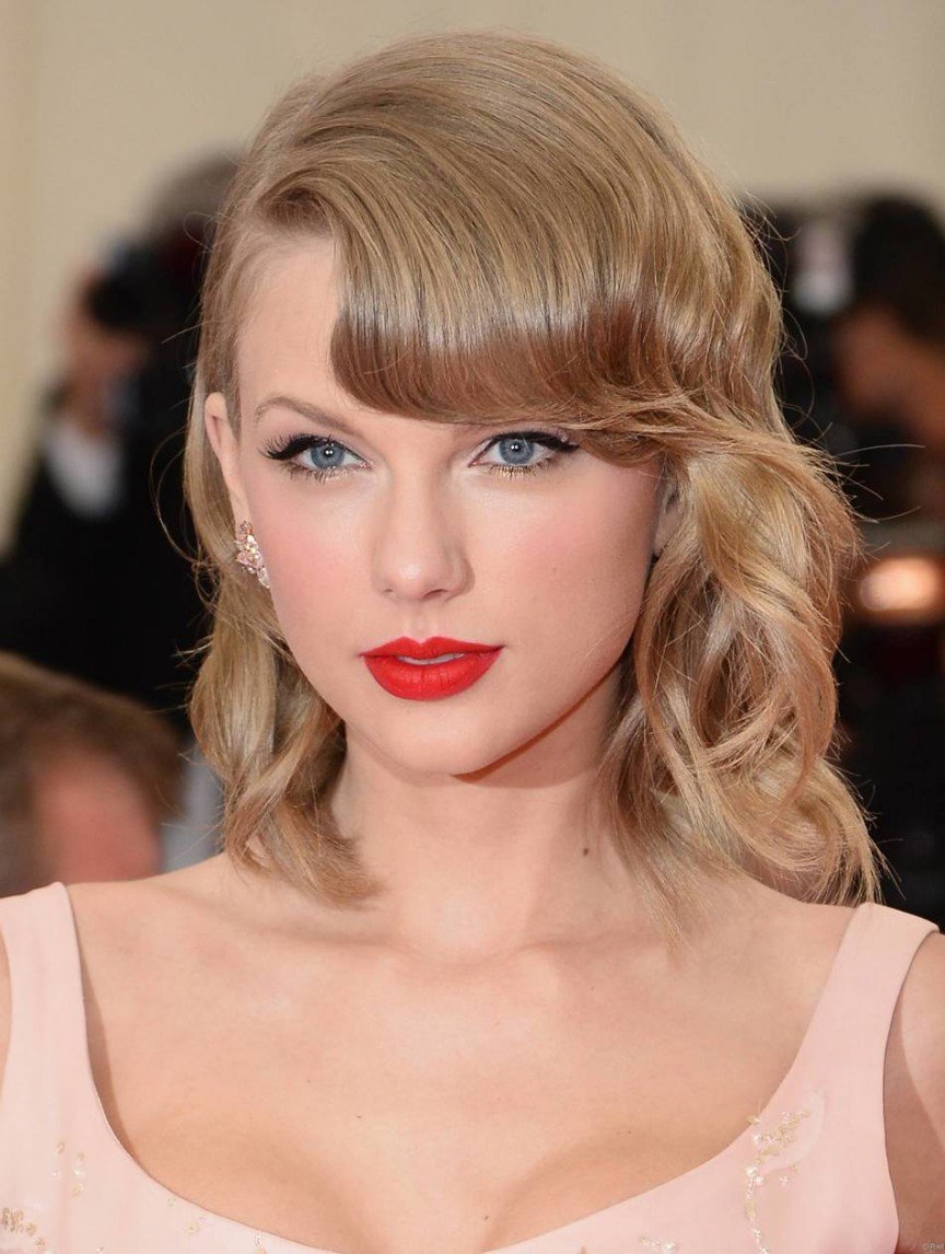 Тейлор Свифт анфас