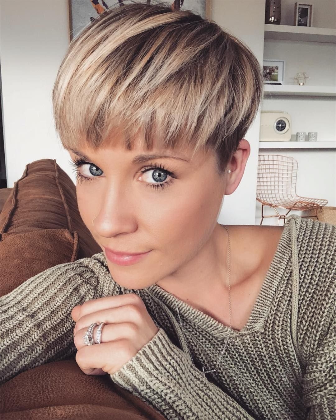 Стрижка Пикси-Боб и мелирование