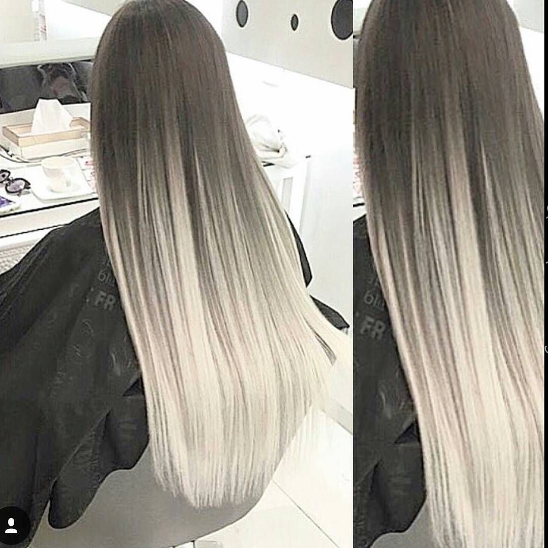 Платиновая блондинка с длинными волосами