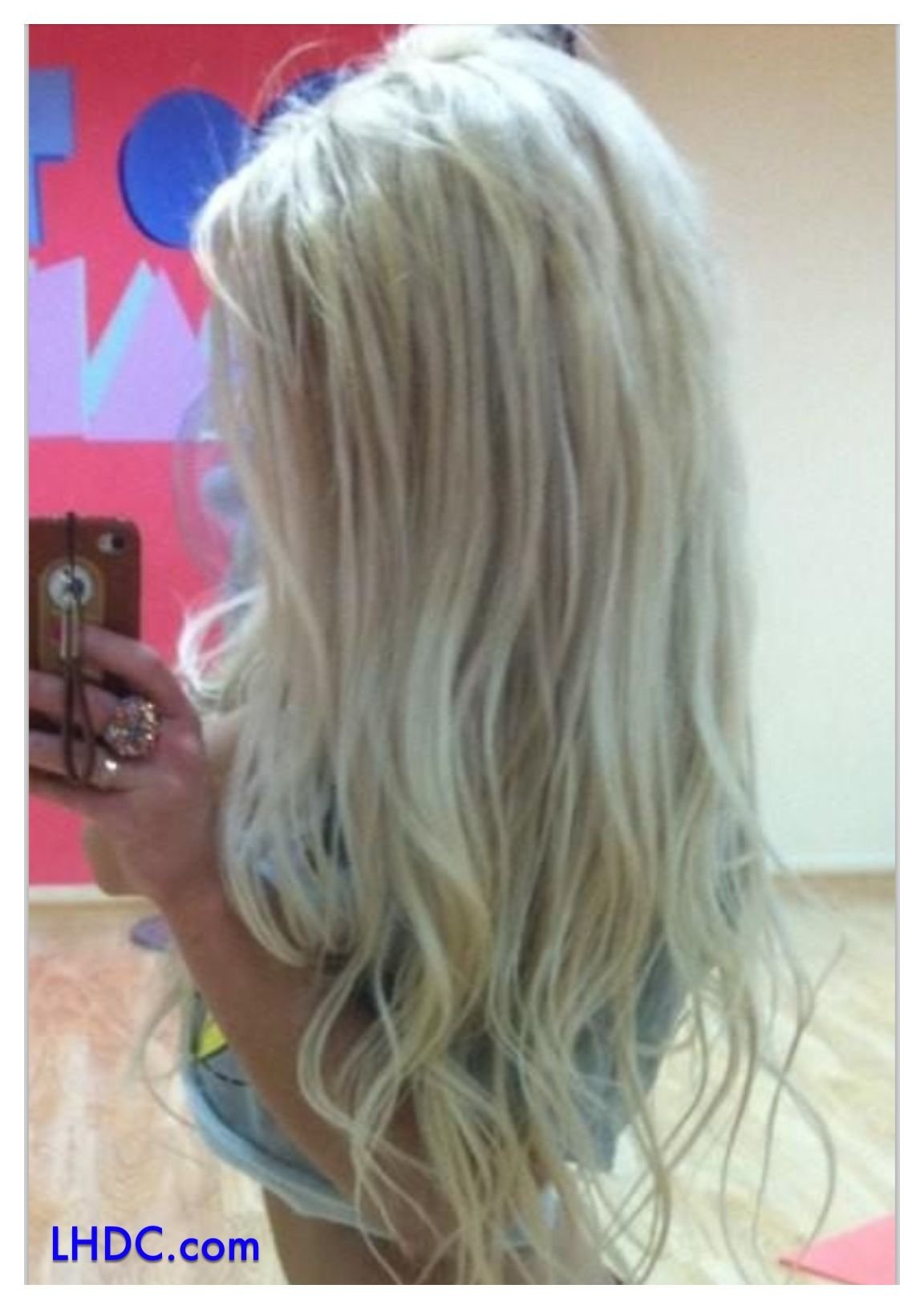 Платиновый блонд длинные волосы