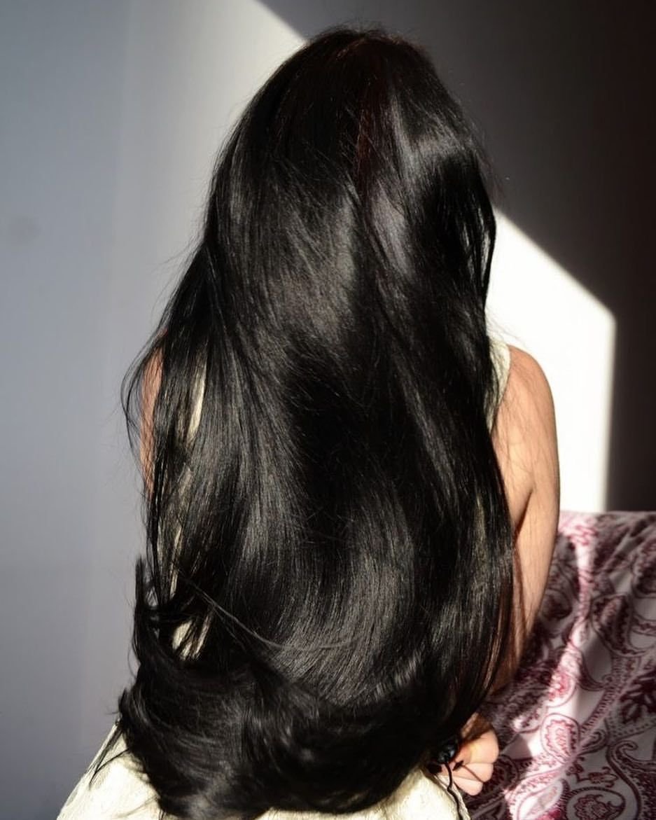 Густые темные волосы