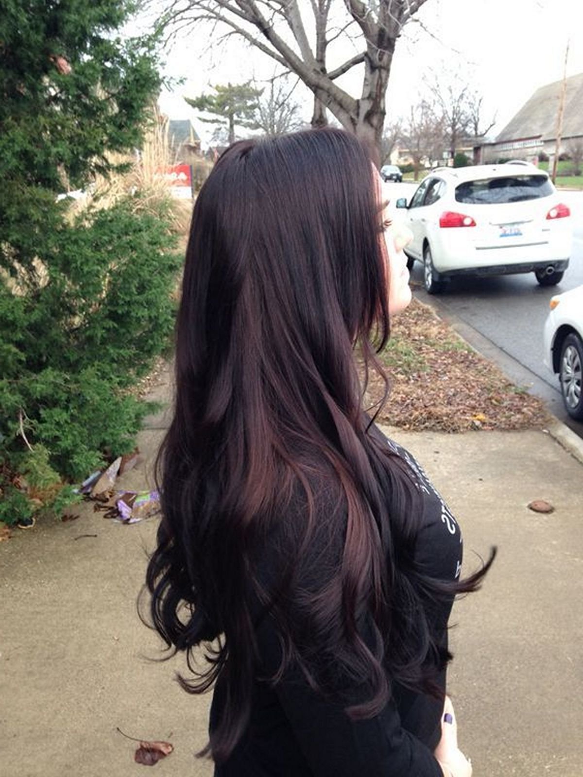 Черный цвет волос с отливом