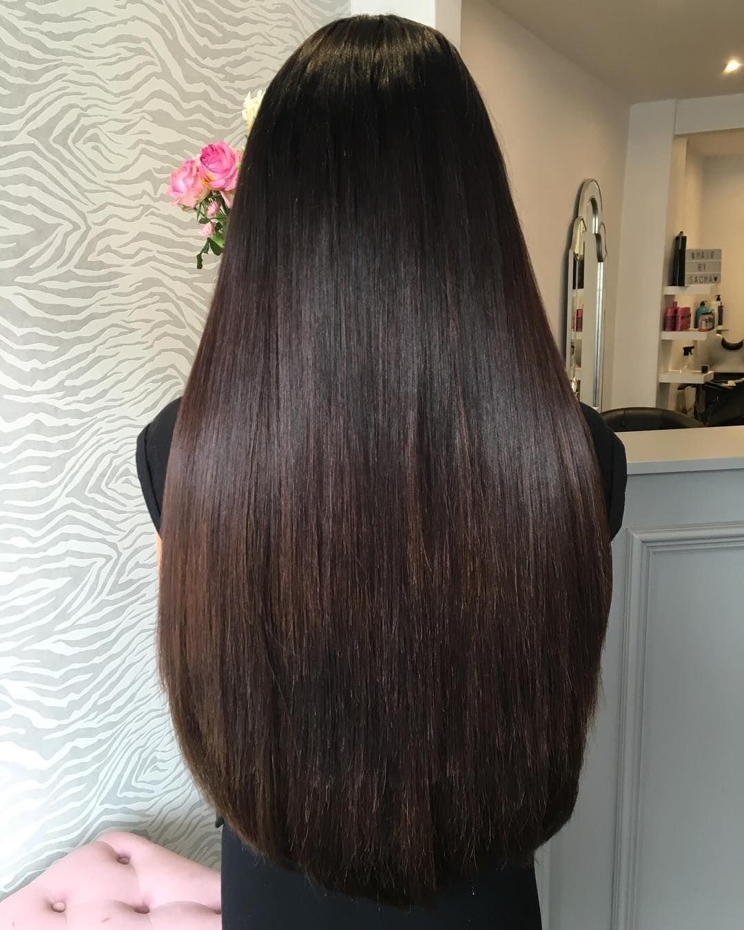 Длинные прямые темные волосы