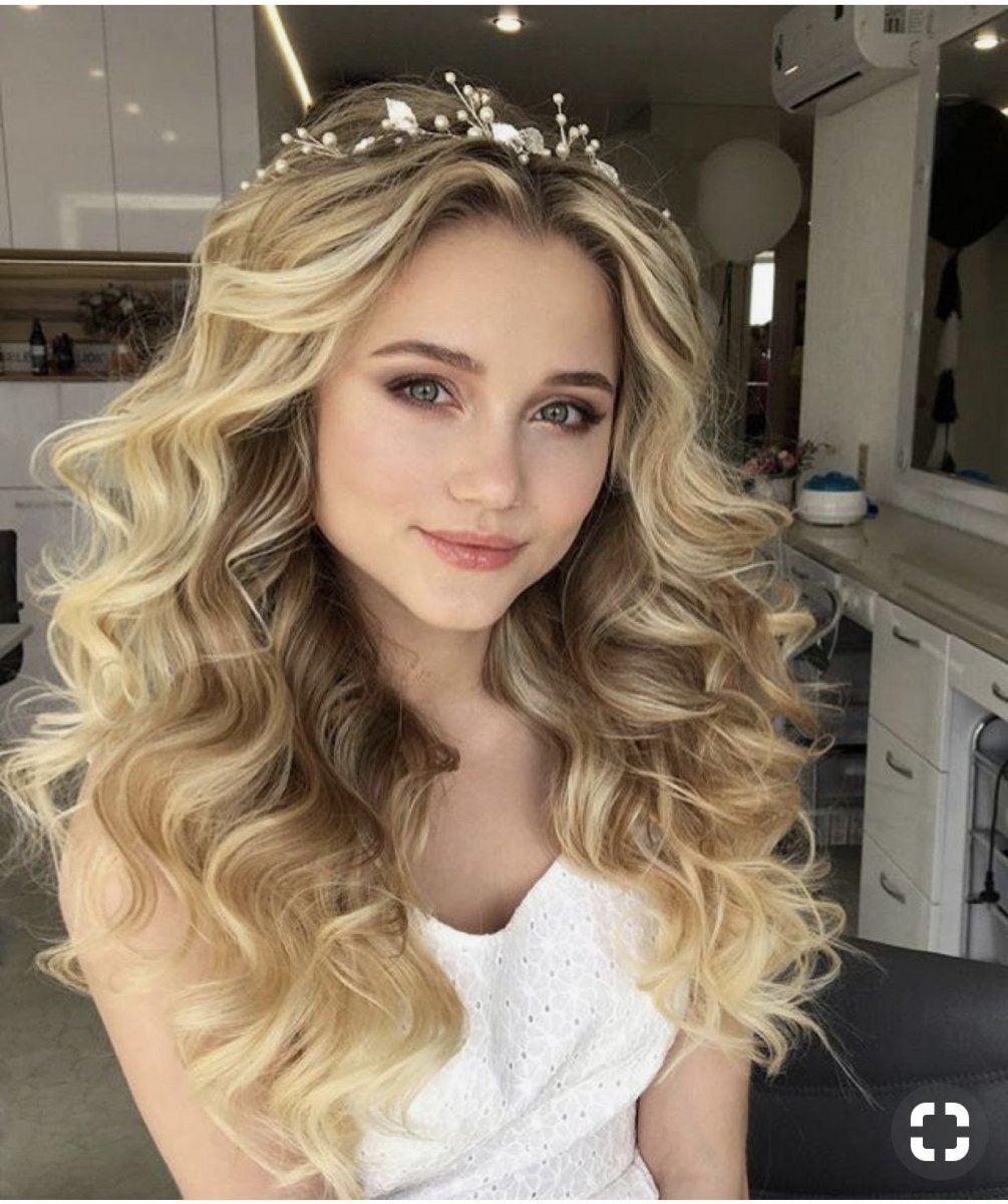 Прически на выпускной Локоны