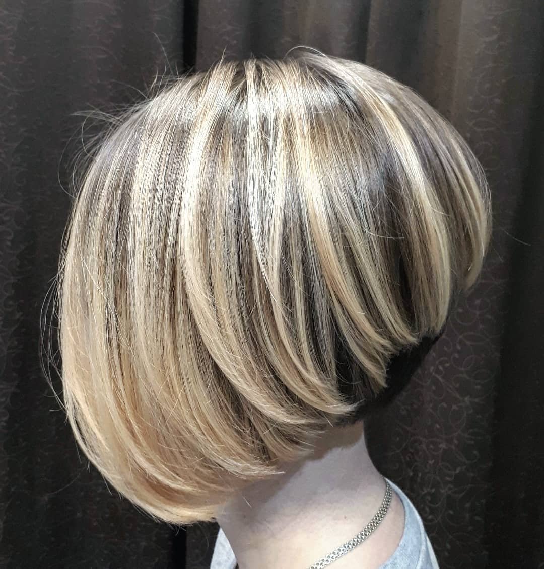 Каре Боб градуированное мелирование