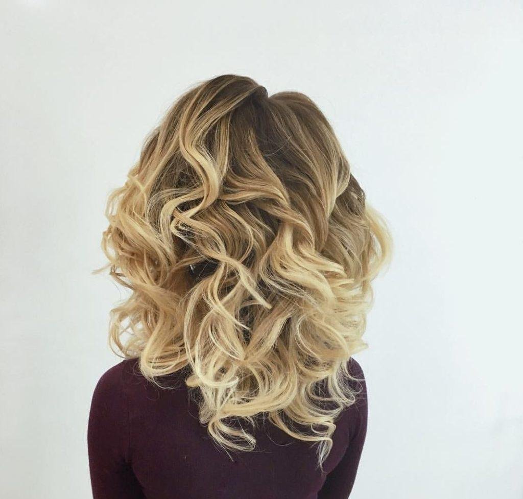 Локоны на средние волосы