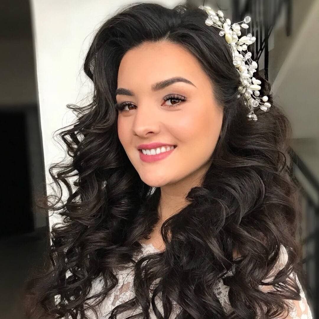 Прическа на свадьбу Локоны