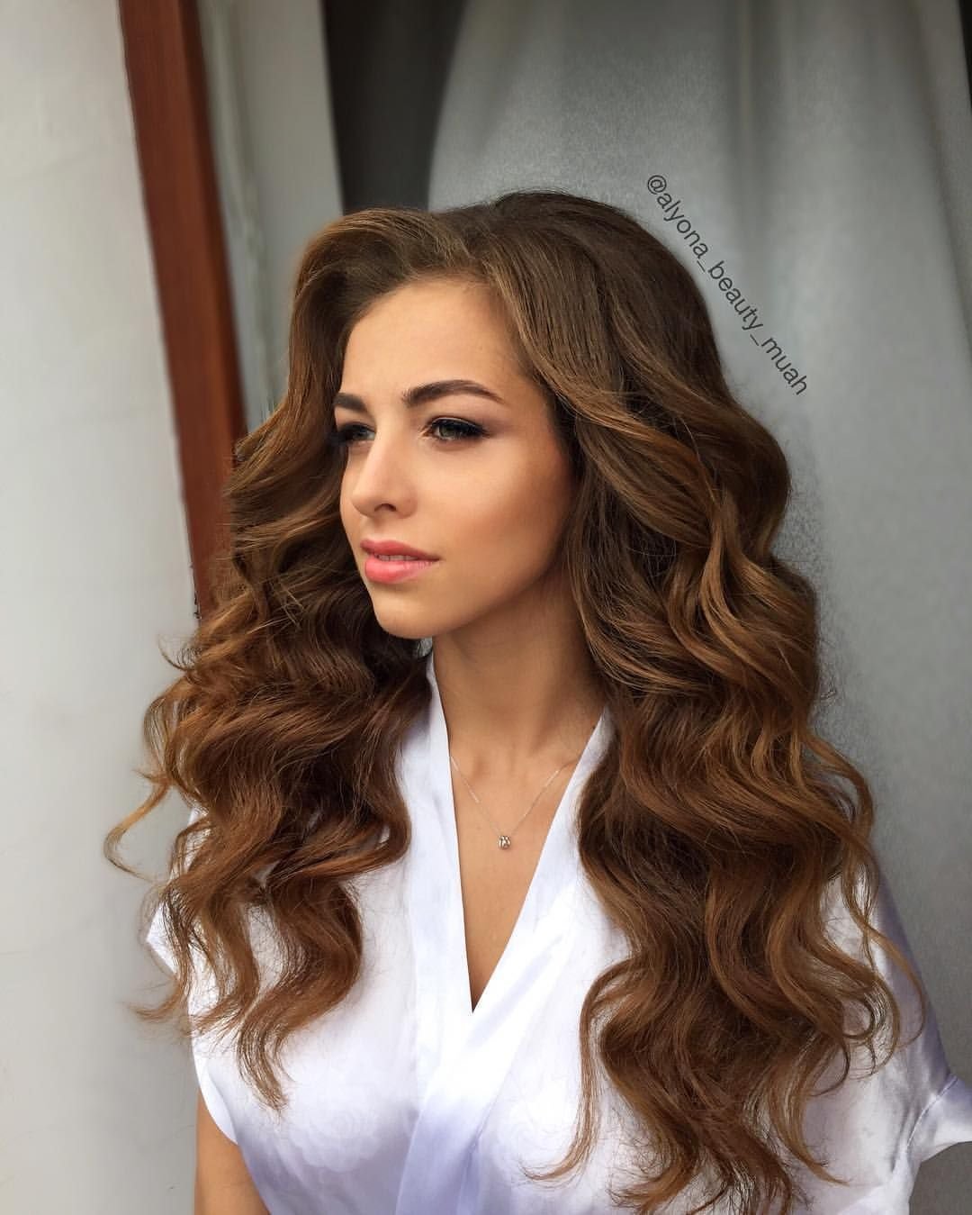 Прическа крупные Локоны