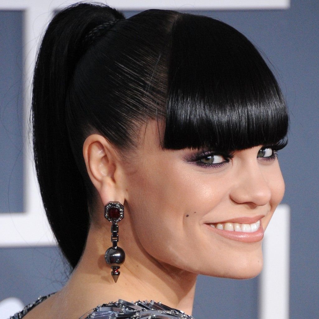 Прически с челкой