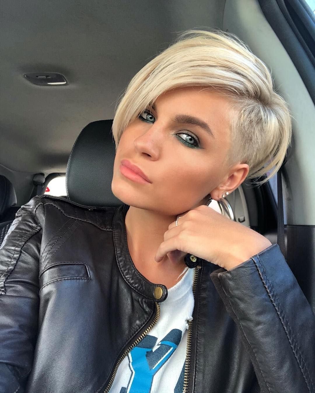 Боб-Пикси с асимметрией стрижка