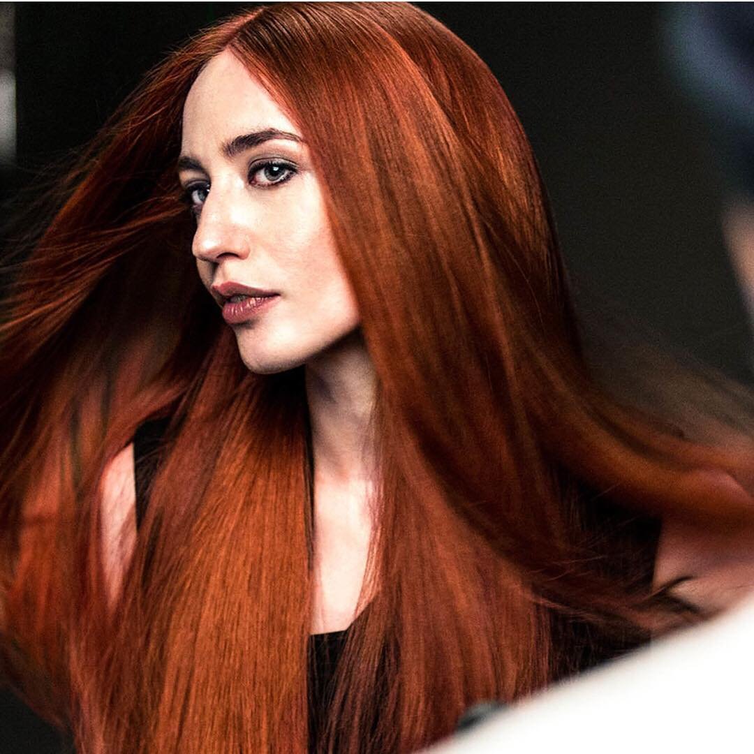 Каштаново рыжие волосы