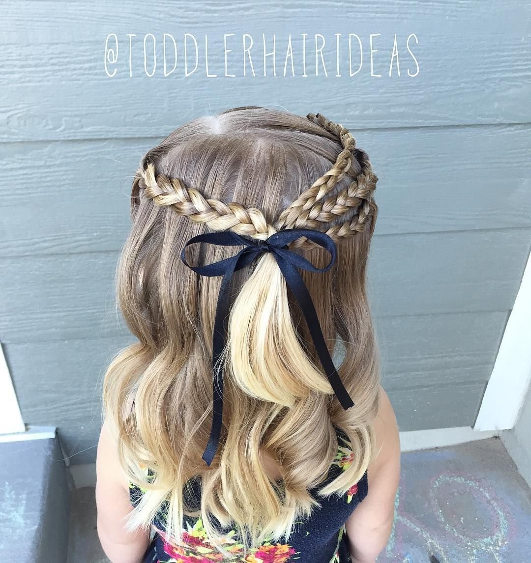 Прическа с распущенными волосами для девочки