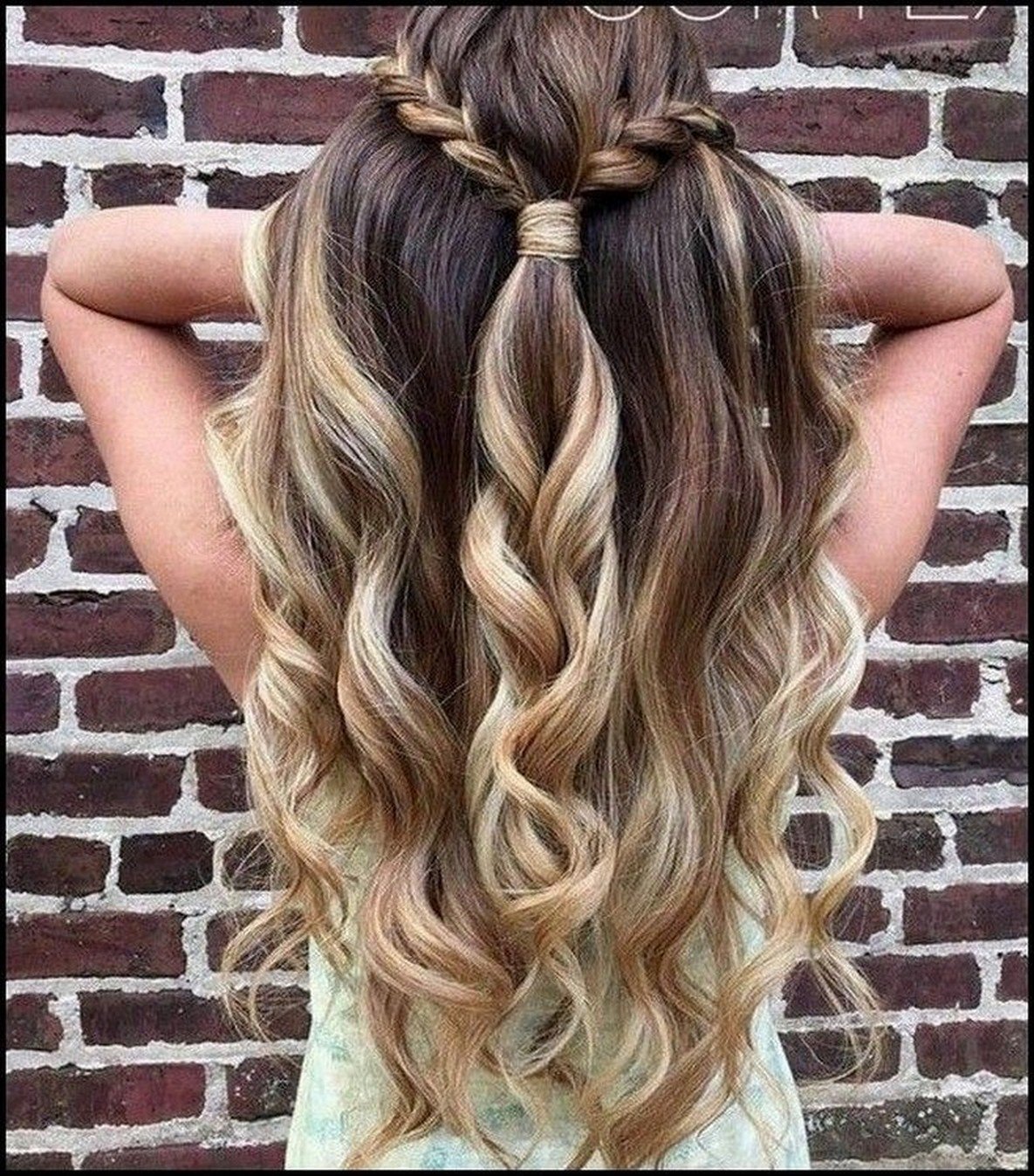 ДАП хаомтика с распущенными волосами