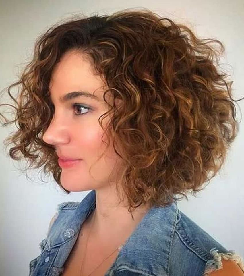 Удлиненное каре кудрявые