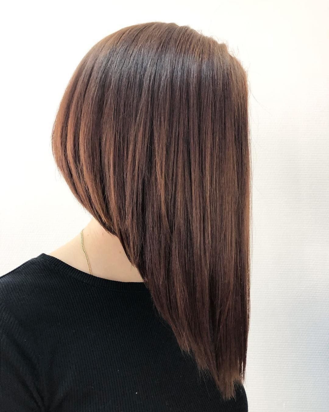 Стрижка на средние волосы сзади