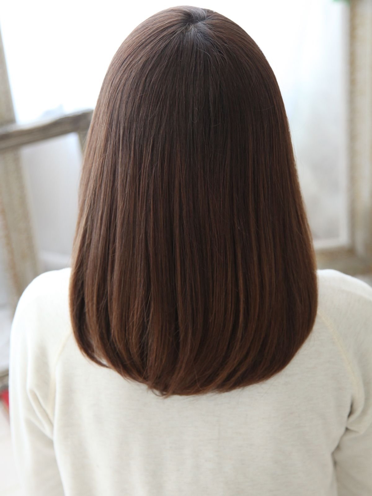 Стрижки Боб на средние волосы вид сзади