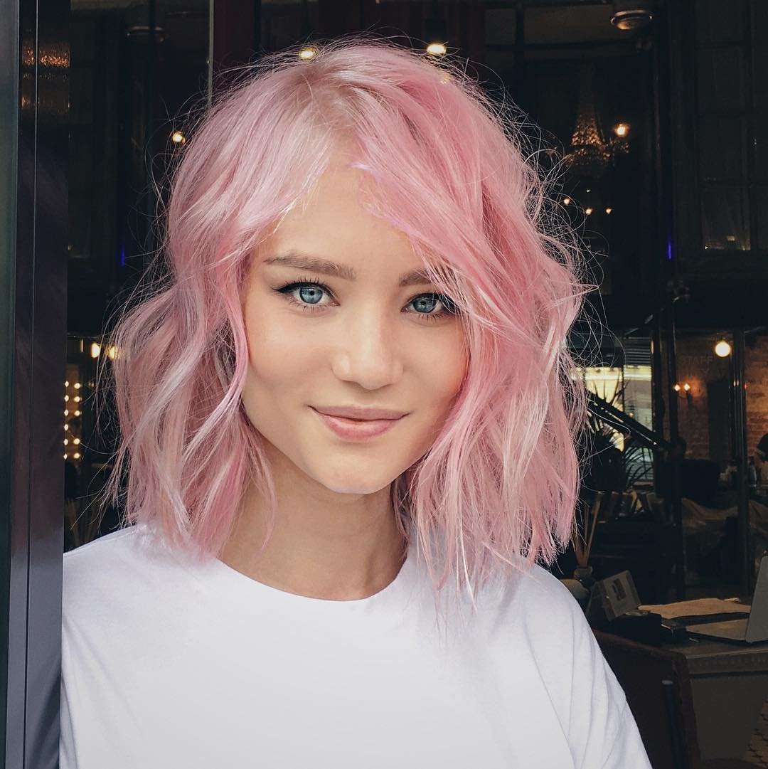 Стрижка Боб розовый блонд