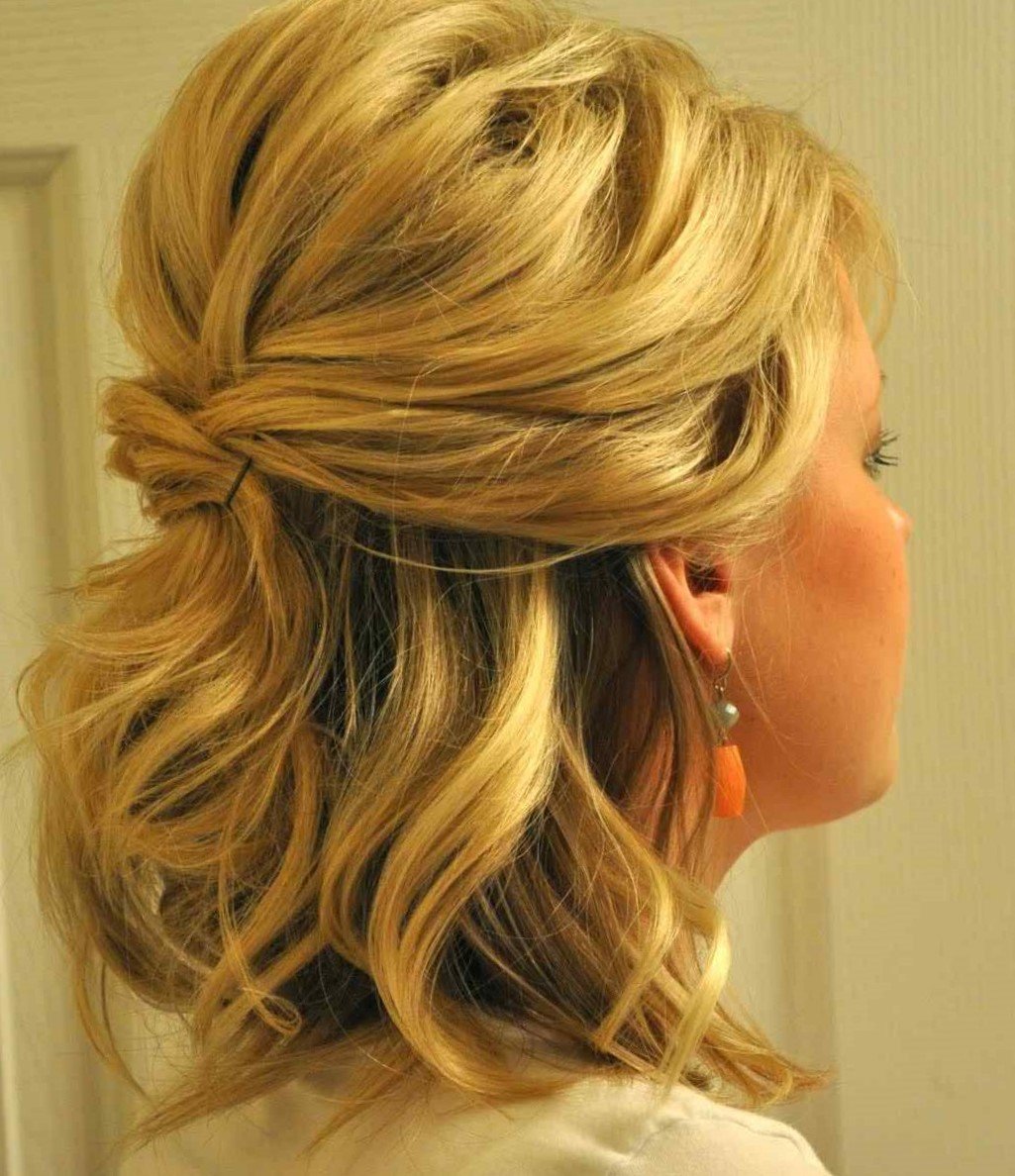 Прически на средний волос праздничные