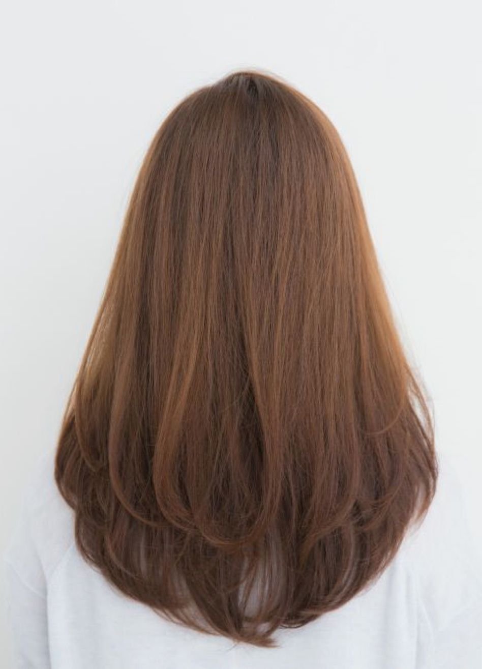 Стрижка треугольником сзади на средние волосы