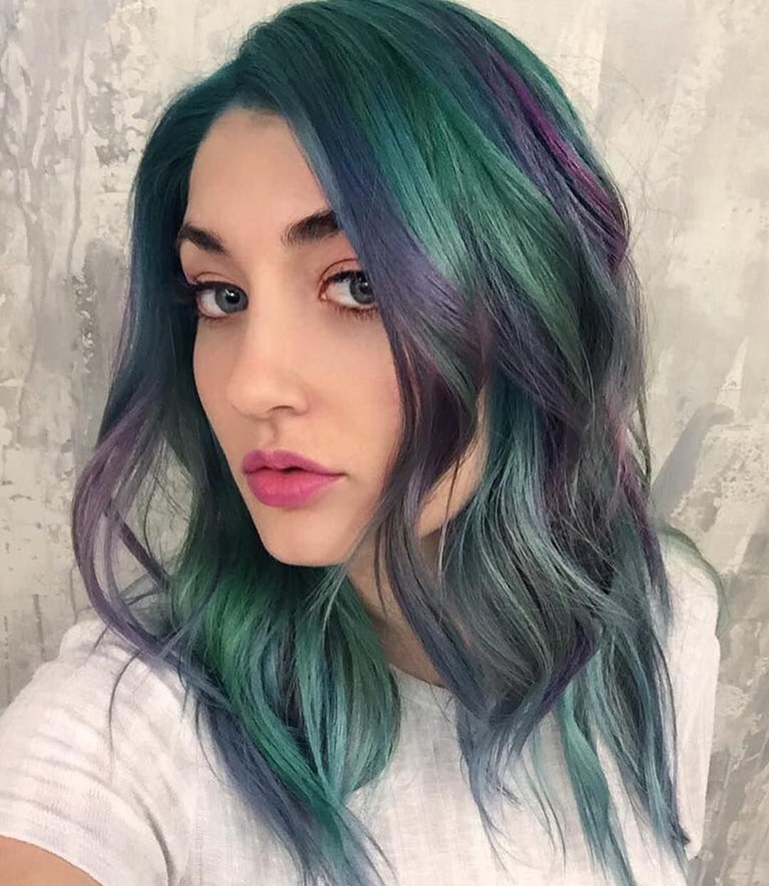 Фиолетово зеленые волосы