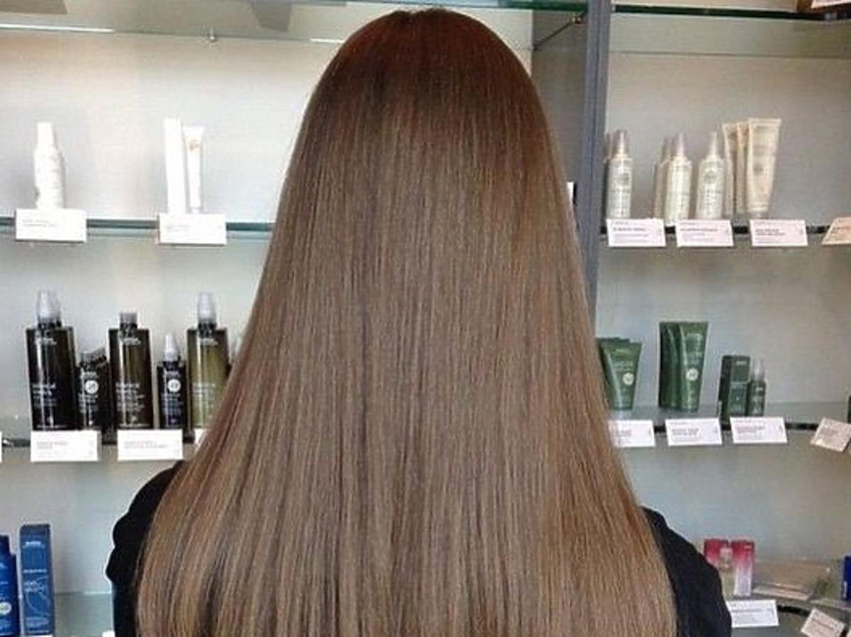 Стрижка мягкий квадрат на длинные волосы сзади