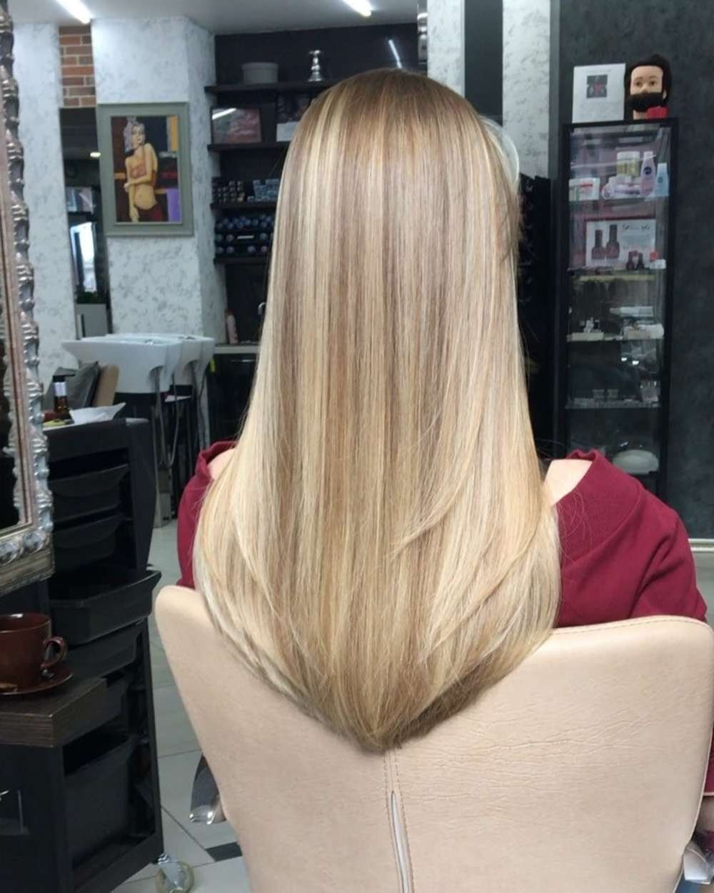 Стрижка кончиков на средние волосы