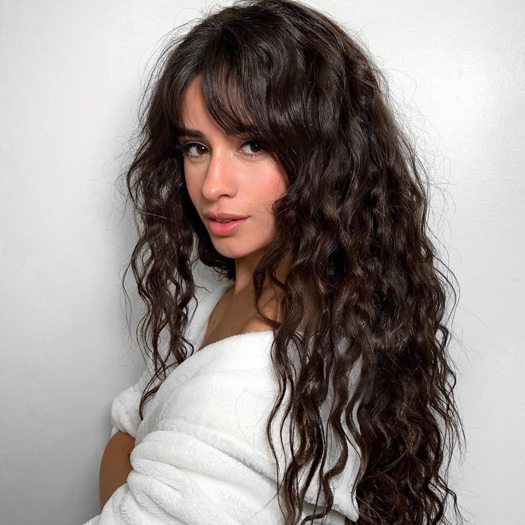 Камилла Кабельо с кудрями