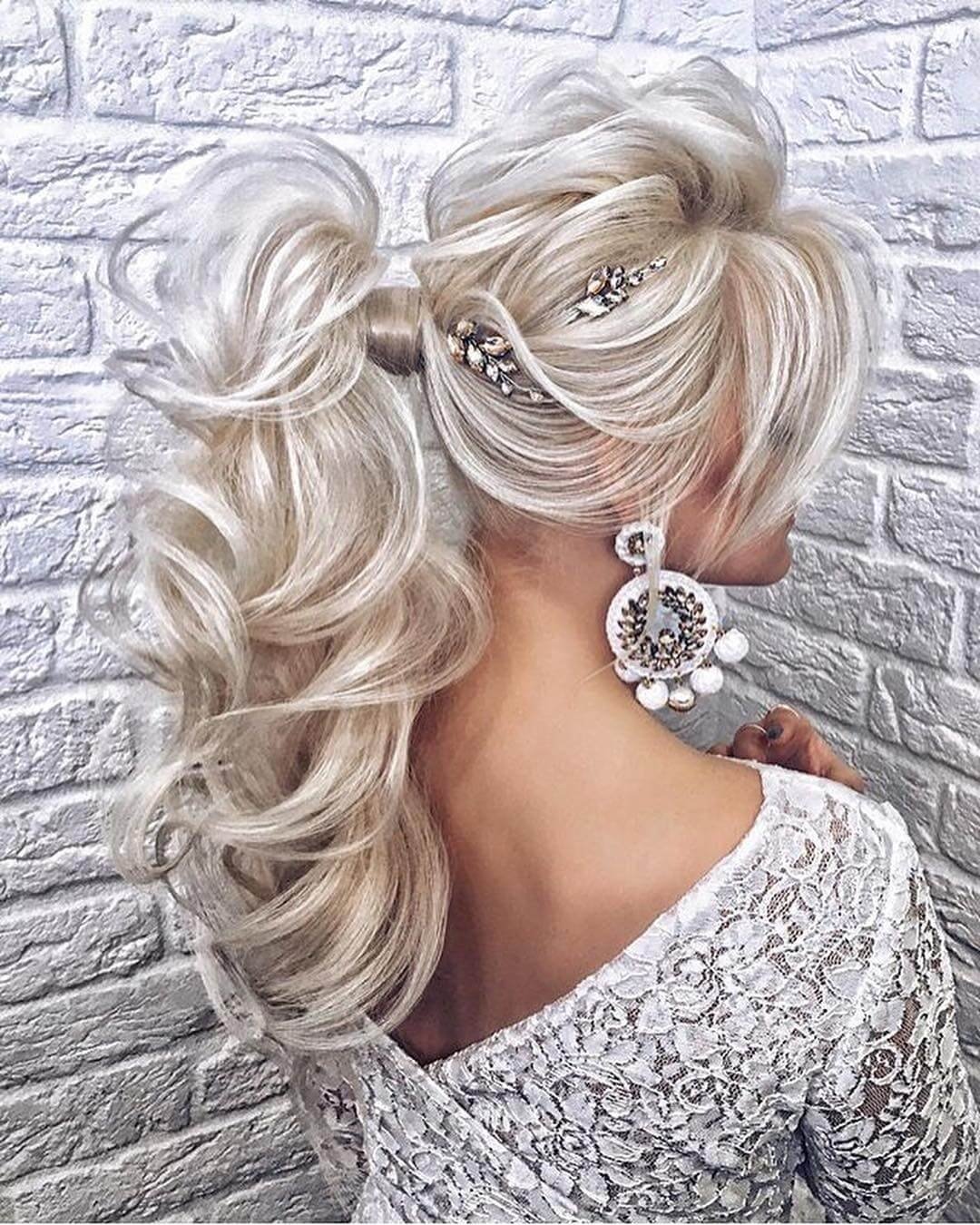 Прическа с ребрышками