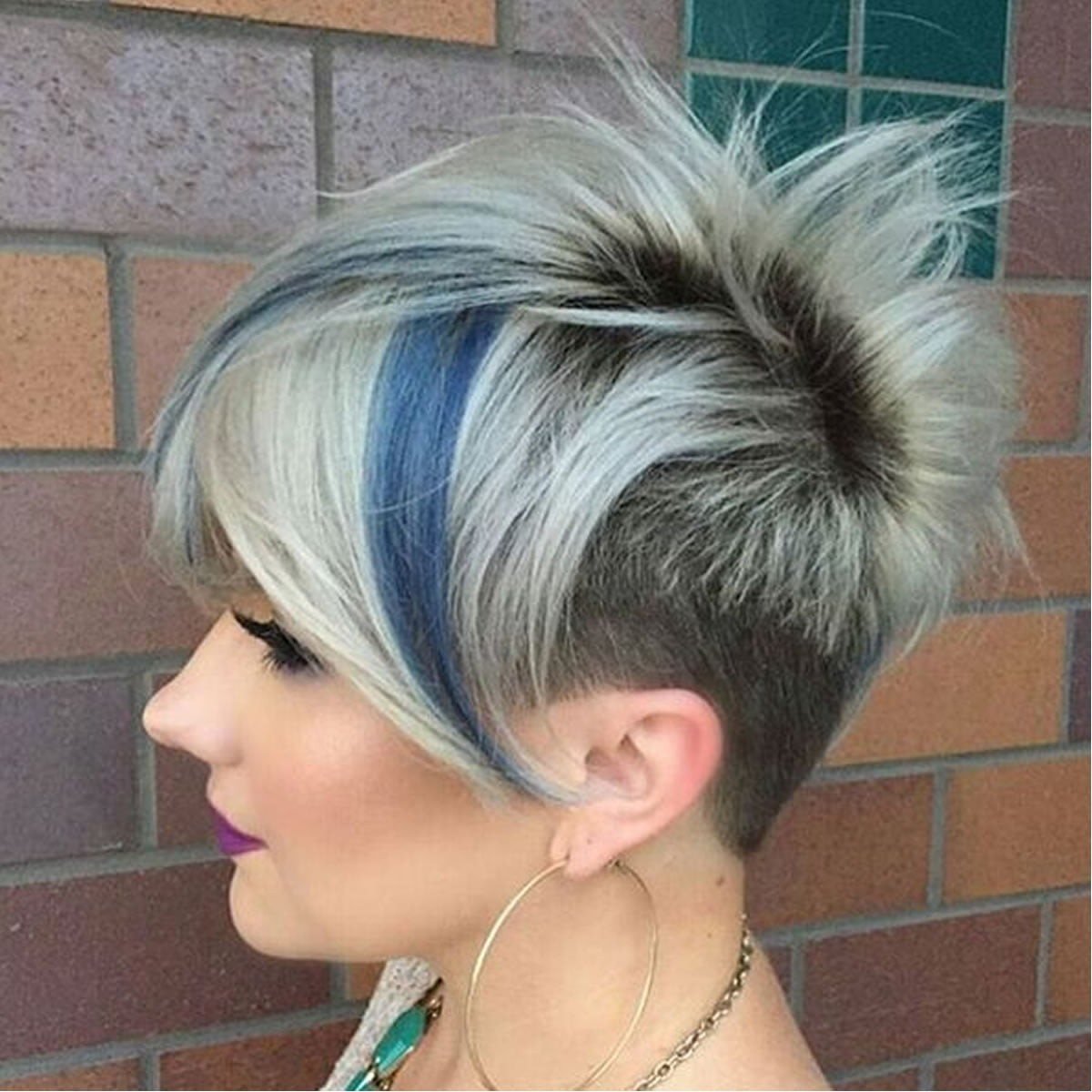 Креативные короткие стрижки с мелированием