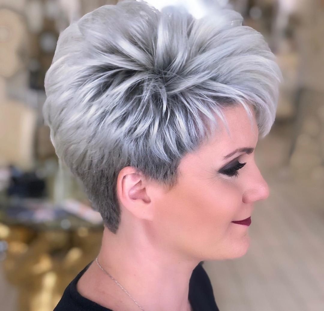 Окрашивание на короткие волосы с сединой