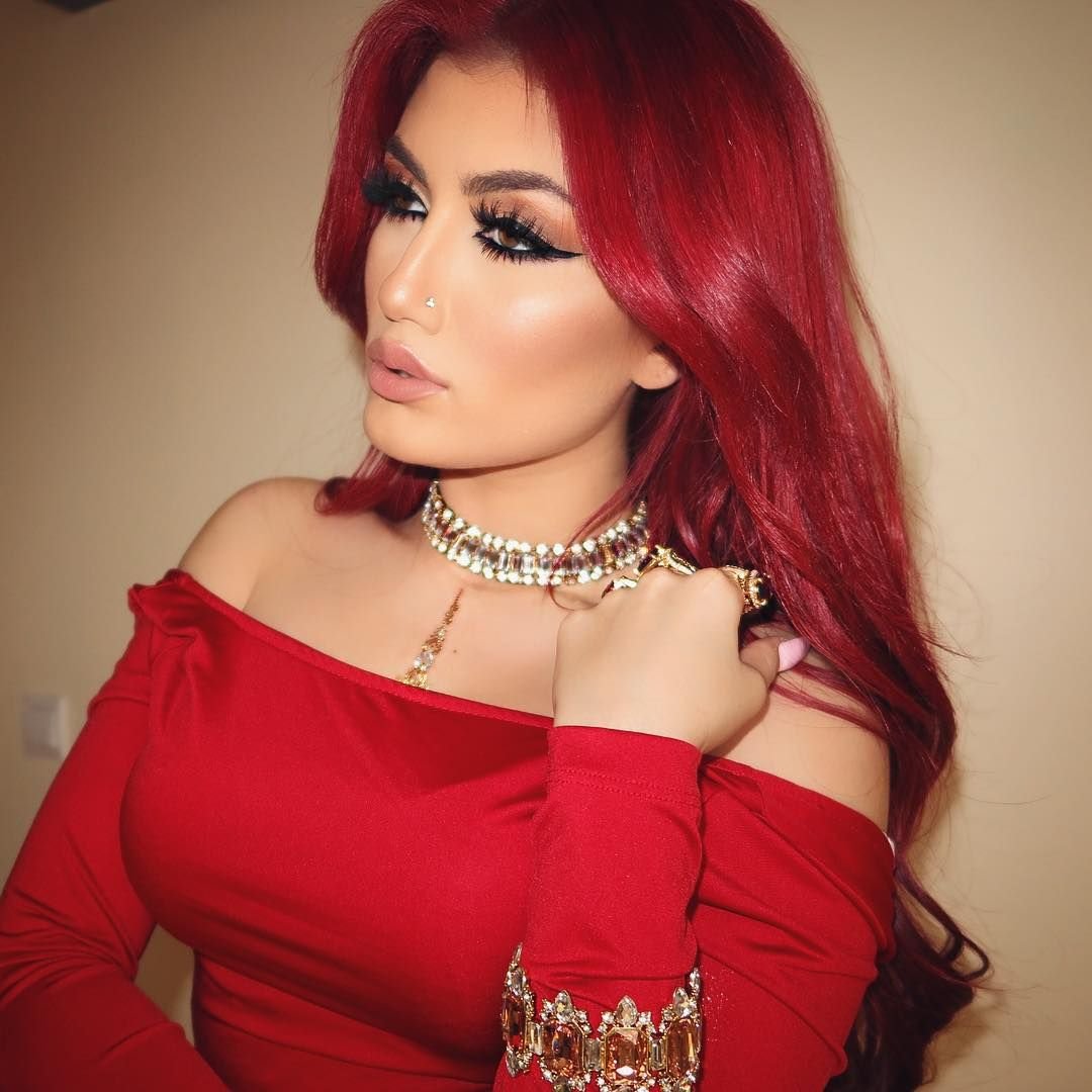 Негритянка винный цвет