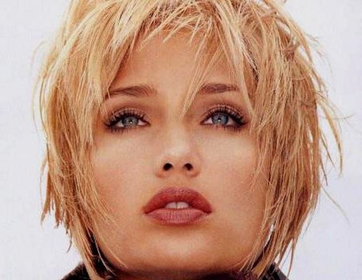 Рваное каре с челкой