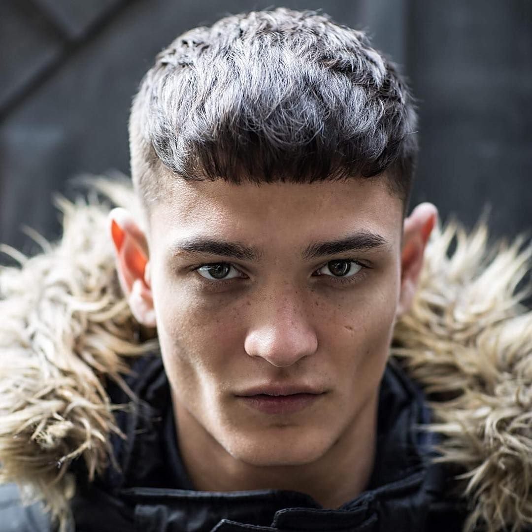 Мужские стрижки короткие с челкой