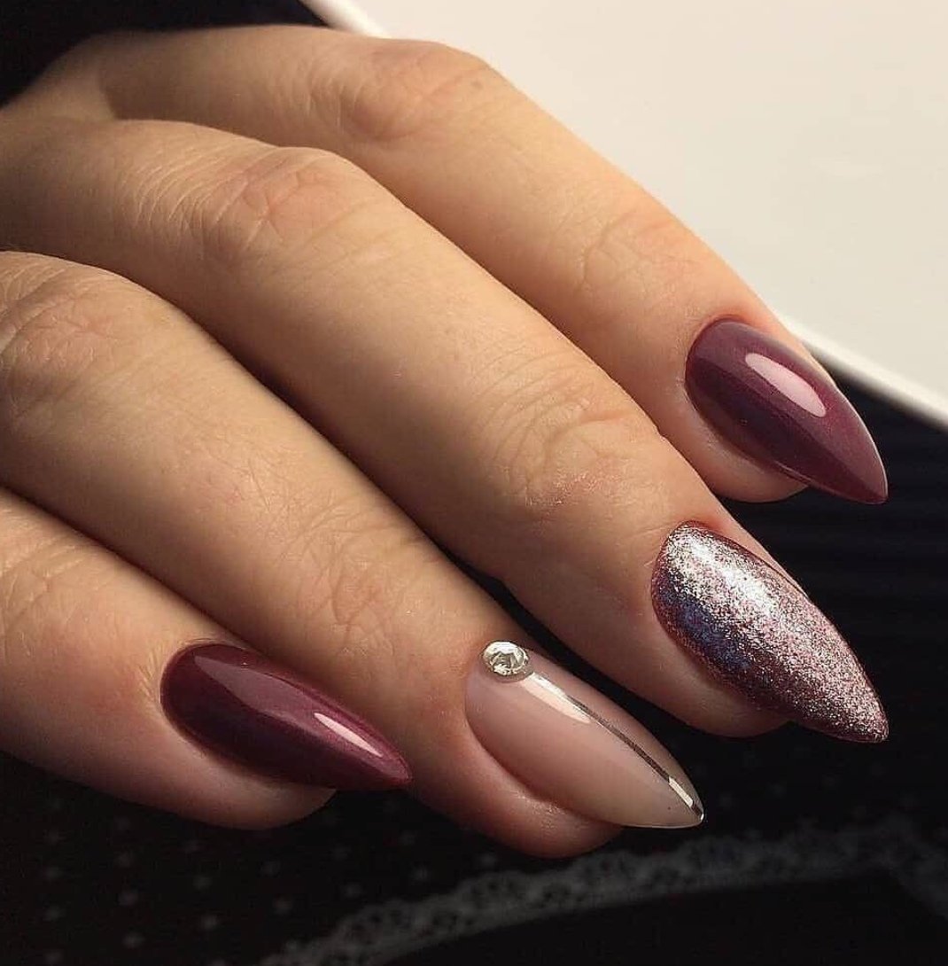 Ногти миндаль