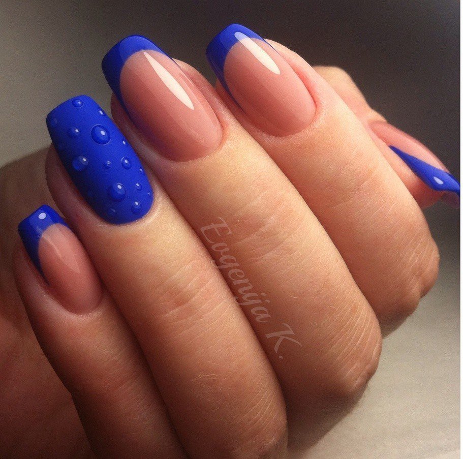 Маникюр синий френч