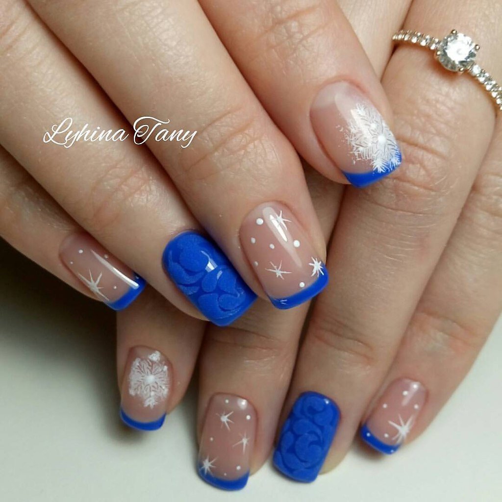 Ноготочки френч синий на новый-год